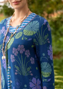 Blommig kofta "Täppa" i ekologisk bomull - indigoblå