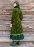 Velourklänning "Nootka" i ekologisk bomull/återvunnen polyester (skogsgrön/mönstrad L)