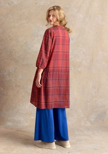 Vävd klänning ”Nora” i ekologisk bomull - krappröd