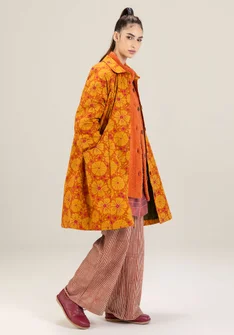 Blommig kappa "Cress" i ekologisk bomull - henna