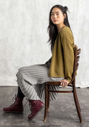 Kofta i ekologisk/återvunnen bomull - mörk oliv