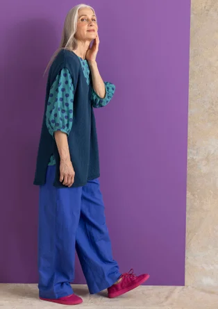 Stickad väst i ekologisk/återvunnen bomull - stillahavsblå