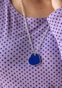 Berlock "Blue heart" i halvädelsten/silver - kleinblå