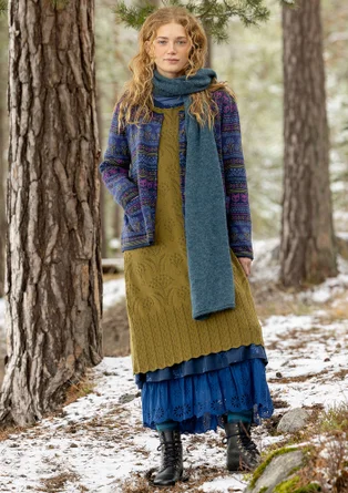 Stickad klänning "Alma" i ekologisk/återvunnen bomull - mörk oliv