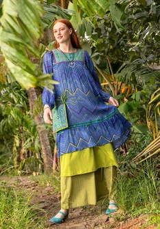 Mönstrad vävd klänning "Saloni" i viskos - kleinblå