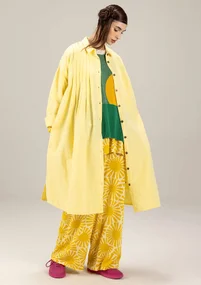 Enfärgad vävd klänning "Hinata" i ekologisk bomull/lin - pastellgul