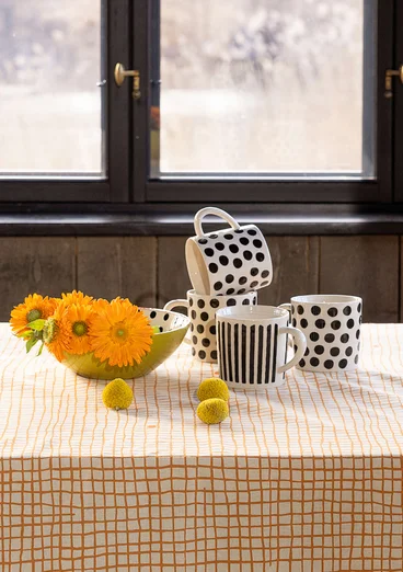 Mugg "Joy" i keramik - svart/prick