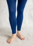 Enfärgade leggings i återvunnen polyamid (indigoblå S/M)