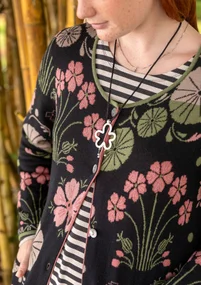 Blommig kofta "Täppa" i ekologisk bomull - svart